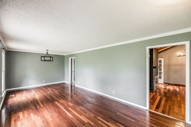 127 Sam Davis Dr, Springfield, TN 37172