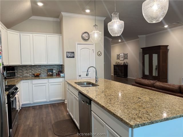 4262 Harding Way, Bryan, TX 77802