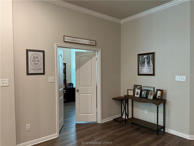 4262 Harding Way, Bryan, TX 77802