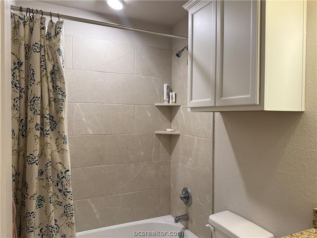 4262 Harding Way, Bryan, TX 77802