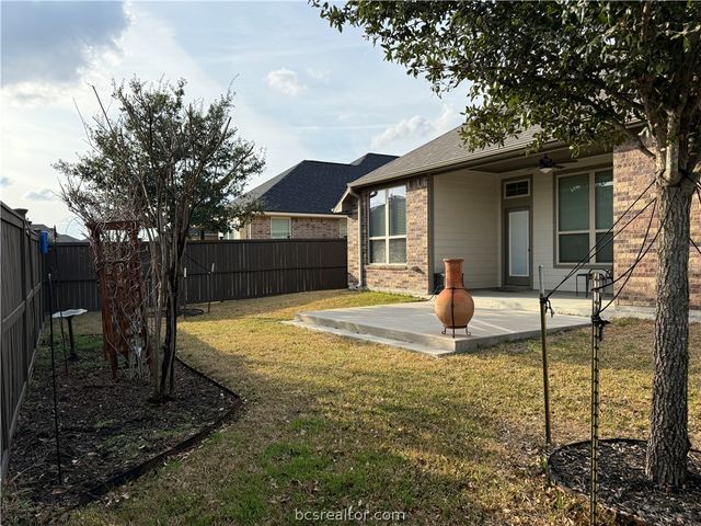 4262 Harding Way, Bryan, TX 77802