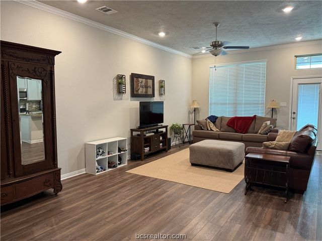 4262 Harding Way, Bryan, TX 77802