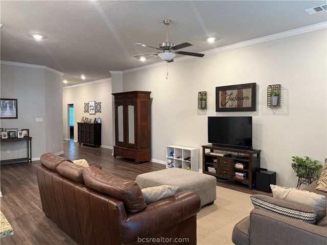 4262 Harding Way, Bryan, TX 77802