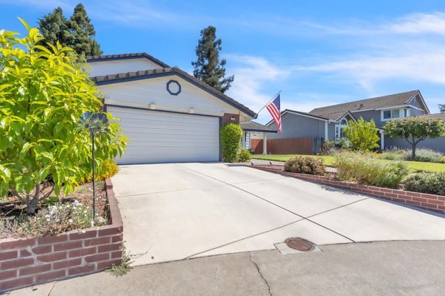 8559 Coral Crest Ct, Elk Grove, CA 95624