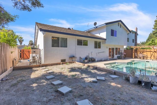 8559 Coral Crest Ct, Elk Grove, CA 95624