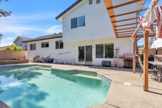 8559 Coral Crest Ct, Elk Grove, CA 95624
