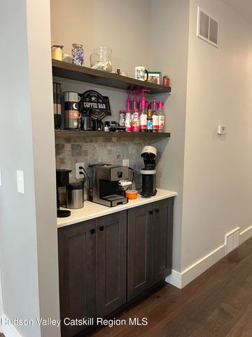 685 Sandy Plains Road, Leeds, NY 12451