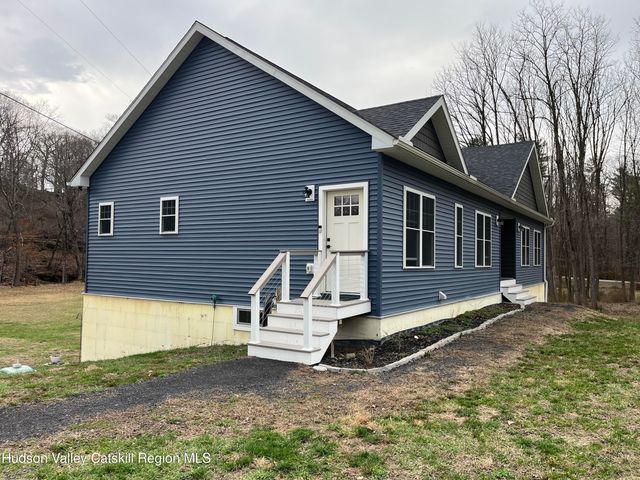 685 Sandy Plains Road, Leeds, NY 12451