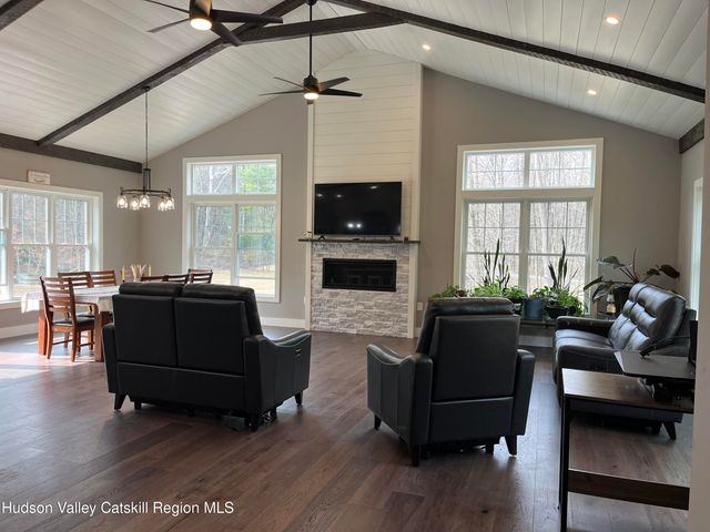 685 Sandy Plains Road, Leeds, NY 12451