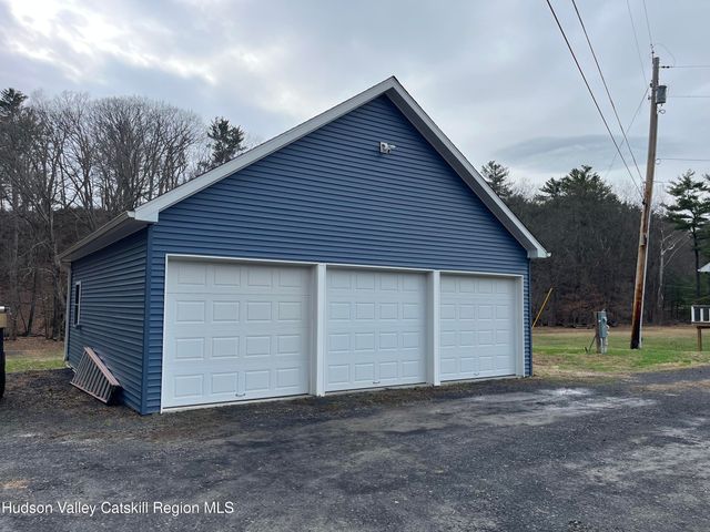 685 Sandy Plains Road, Leeds, NY 12451