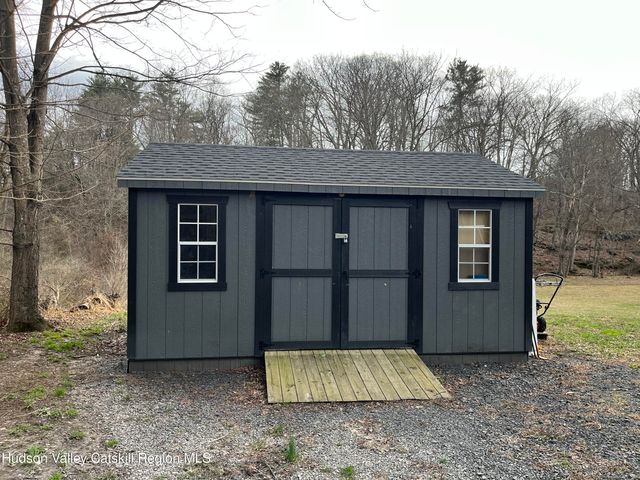 685 Sandy Plains Road, Leeds, NY 12451