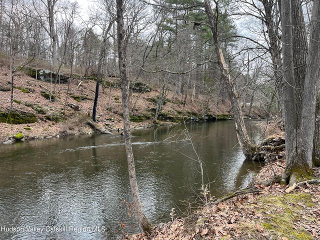 685 Sandy Plains Road, Leeds, NY 12451