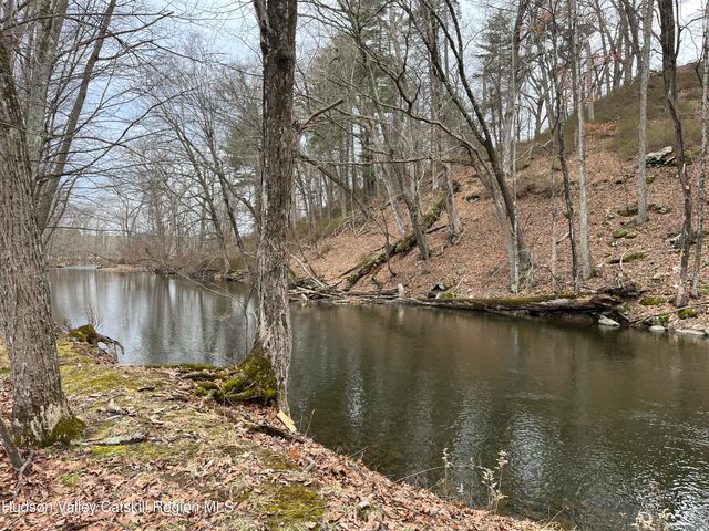 685 Sandy Plains Road, Leeds, NY 12451