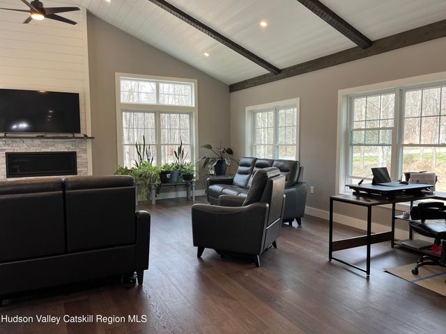 685 Sandy Plains Road, Leeds, NY 12451