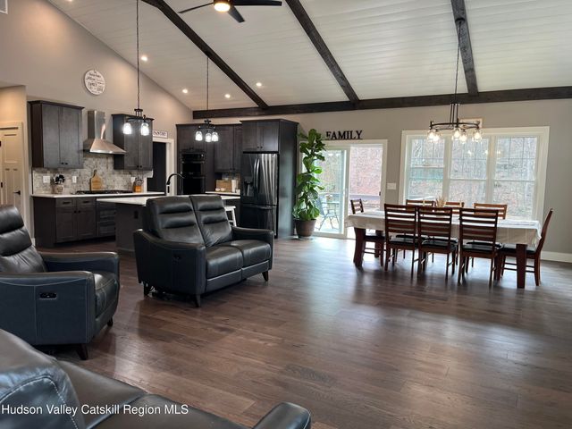 685 Sandy Plains Road, Leeds, NY 12451