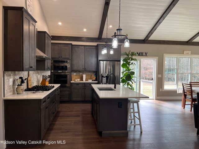 685 Sandy Plains Road, Leeds, NY 12451