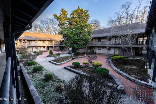 221 N Clifton Ave 4, Louisville, KY 40206