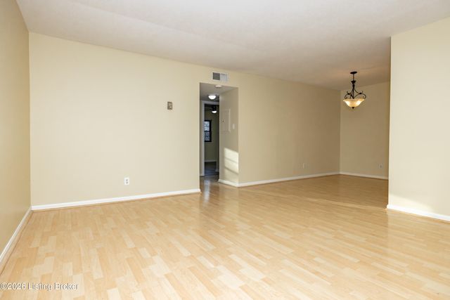 221 N Clifton Ave 4, Louisville, KY 40206