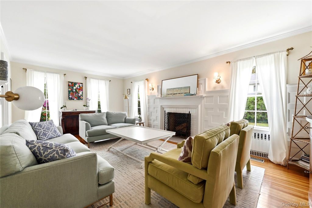 129 Bayview Avenue, Amityville, NY 11701 — photo 5