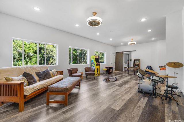 1736 Gulick Avenue, Honolulu, HI 96819