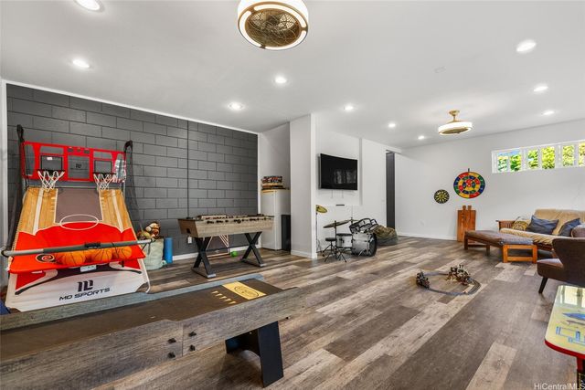 1736 Gulick Avenue, Honolulu, HI 96819