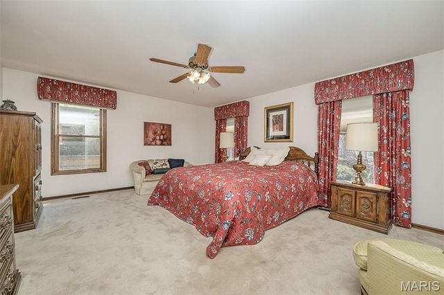 606 Aspen Ridge Court, St Louis, MO 63017