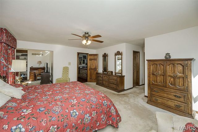 606 Aspen Ridge Court, St Louis, MO 63017