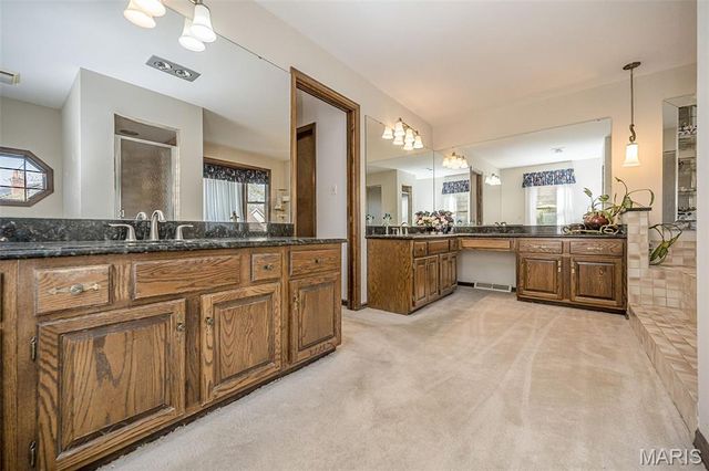 606 Aspen Ridge Court, St Louis, MO 63017