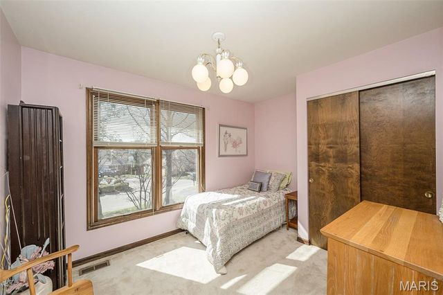 606 Aspen Ridge Court, St Louis, MO 63017