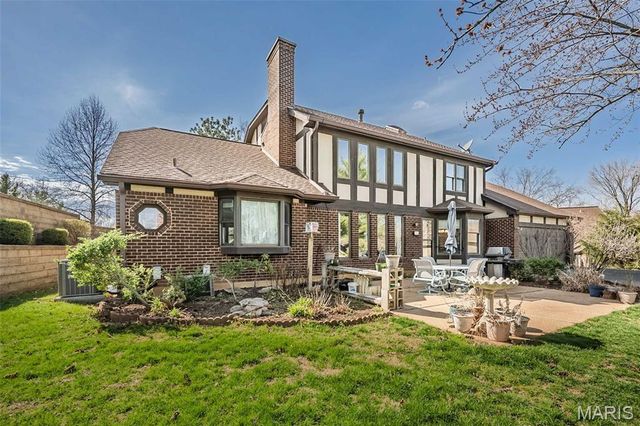 606 Aspen Ridge Court, St Louis, MO 63017