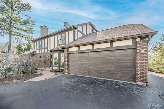 606 Aspen Ridge Court, St Louis, MO 63017