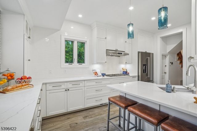 84 Cedar St, Millburn Twp., NJ 07041