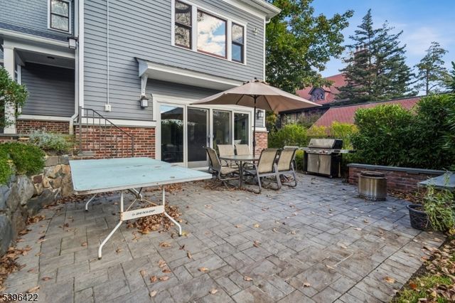 84 Cedar St, Millburn Twp., NJ 07041