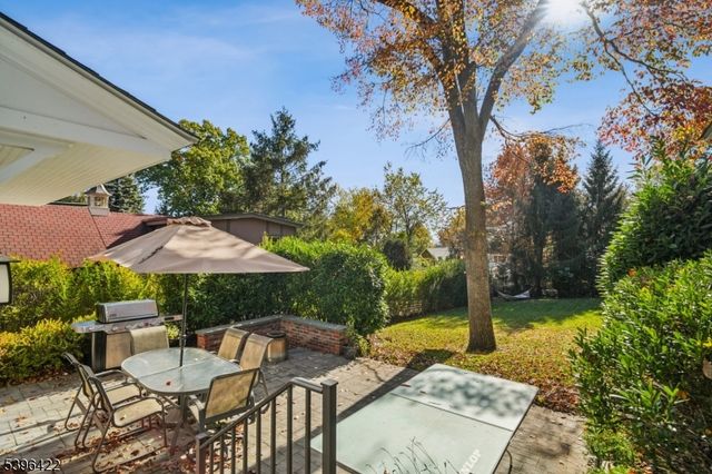 84 Cedar St, Millburn Twp., NJ 07041