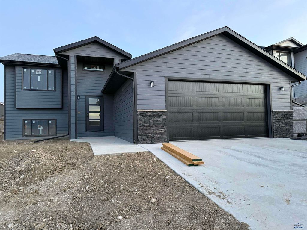 5320 SILVERTON ST, Rapid City, SD 57703