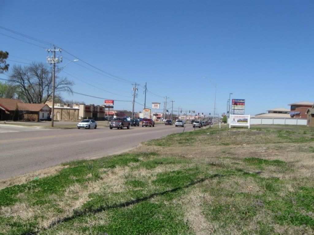 4325 N & 4331 & 4337 N KICKAPOO AVE Avenue, Shawnee, OK 74804
