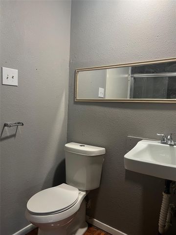 8811 Leader Street, Houston, TX 77036