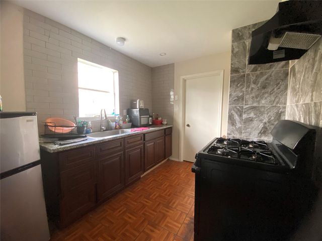 8811 Leader Street, Houston, TX 77036