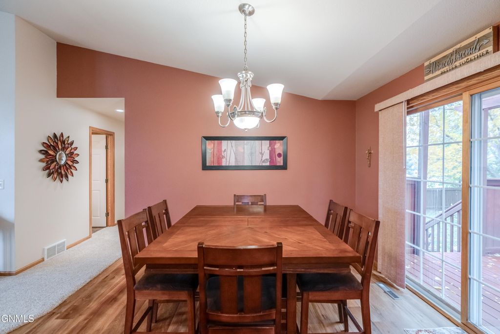 855 San Angelo Drive, Bismarck, ND 58504 photo 3