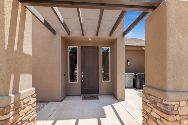 2076 N DORAL CT, Washington, UT 84780