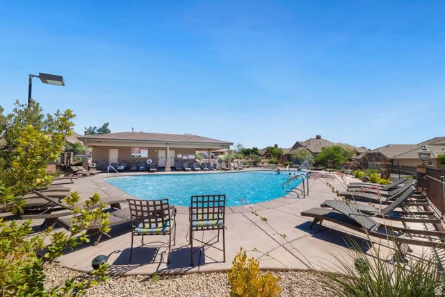 2076 N DORAL CT, Washington, UT 84780