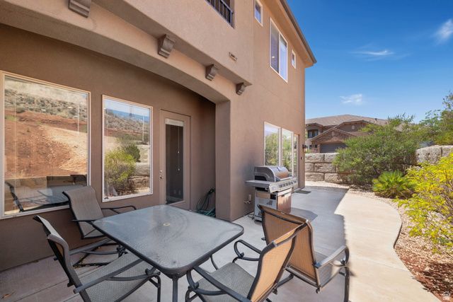 2076 N DORAL CT, Washington, UT 84780