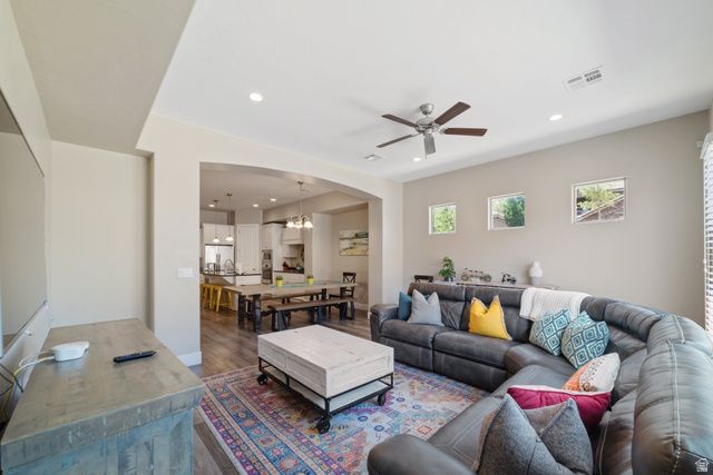 2076 N DORAL CT, Washington, UT 84780