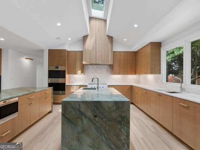 366 Blackland Road NW, Atlanta, GA 30342