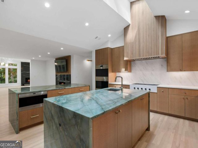 366 Blackland Road NW, Atlanta, GA 30342