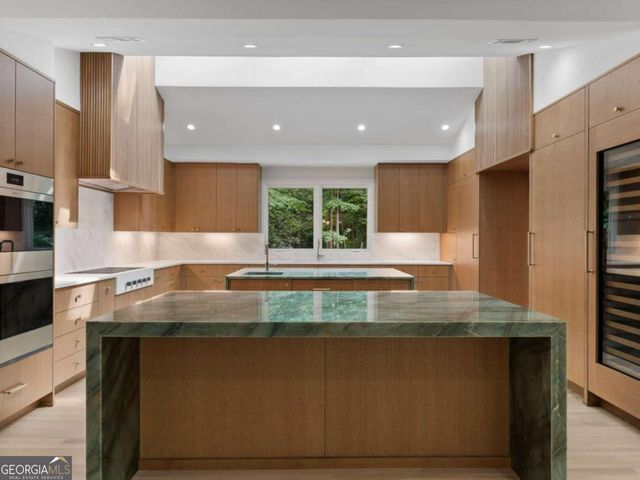 366 Blackland Road NW, Atlanta, GA 30342