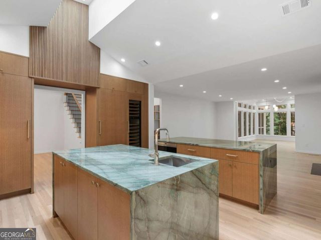 366 Blackland Road NW, Atlanta, GA 30342