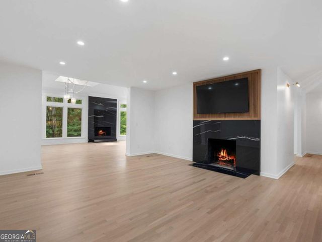 366 Blackland Road NW, Atlanta, GA 30342