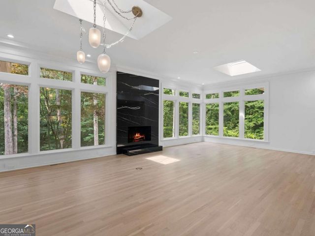 366 Blackland Road NW, Atlanta, GA 30342