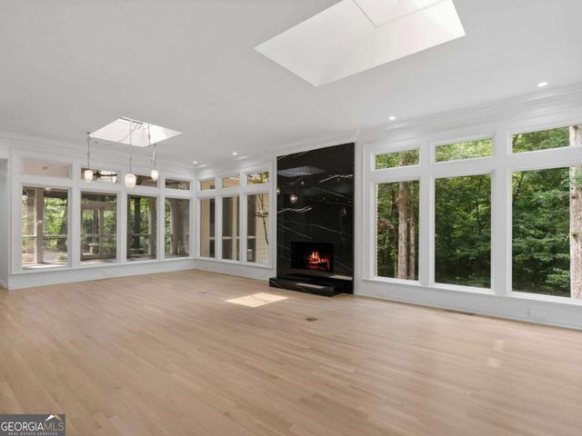 366 Blackland Road NW, Atlanta, GA 30342